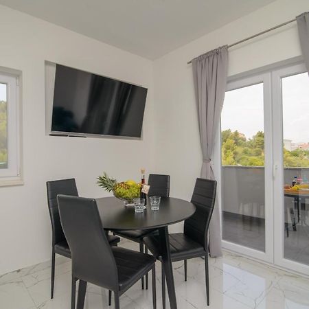 טרוגיר Apartments Pelja מראה חיצוני תמונה