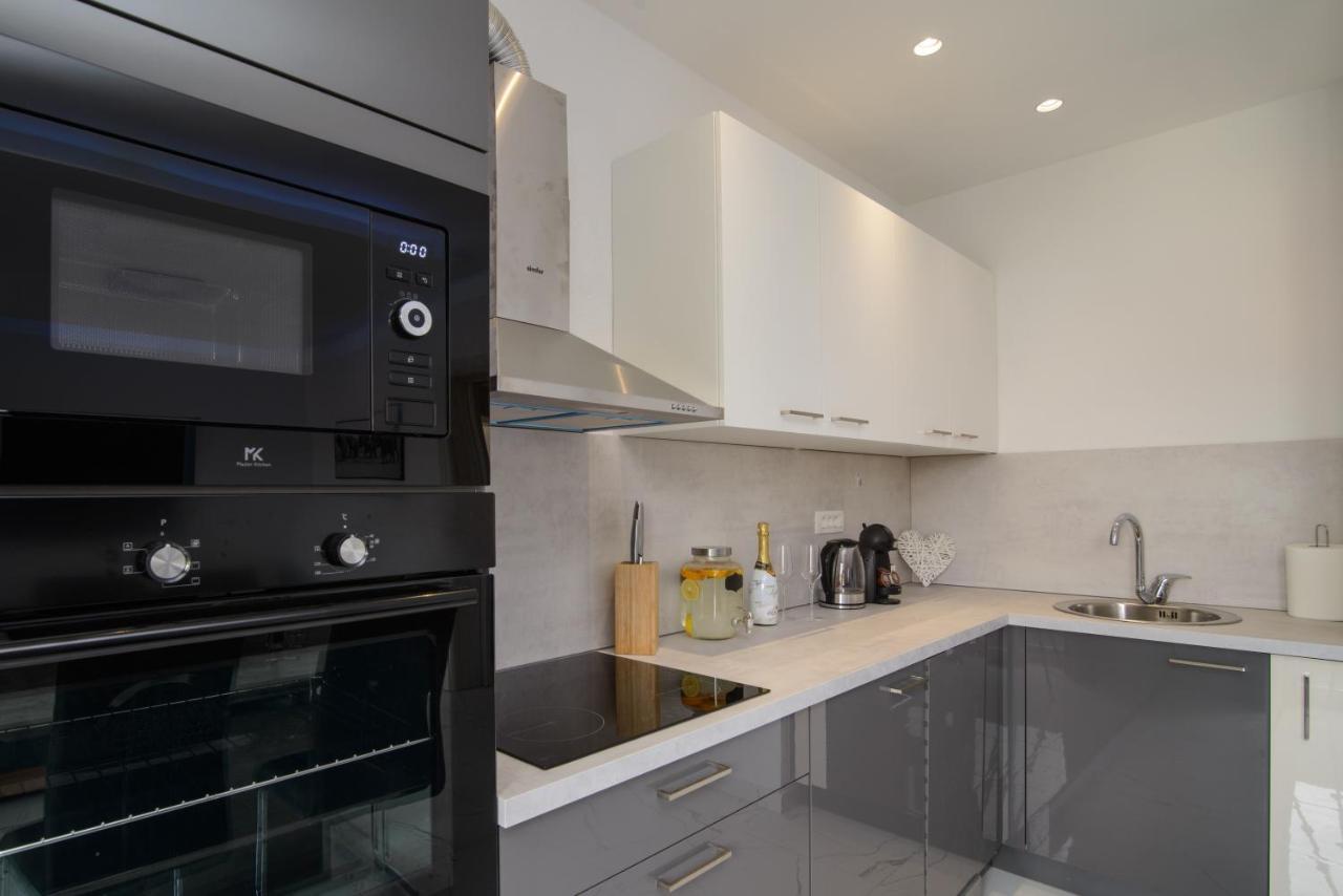 טרוגיר Apartments Pelja מראה חיצוני תמונה