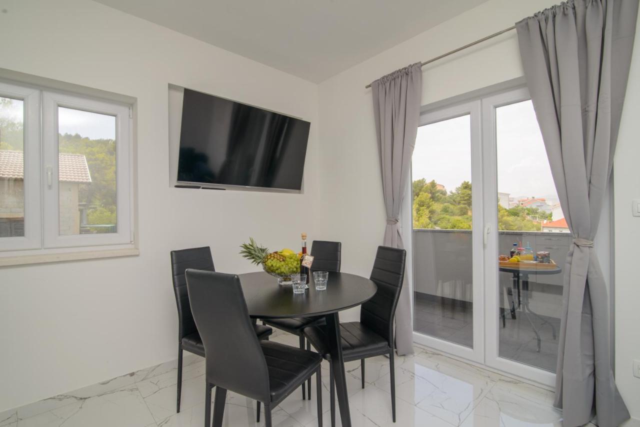 טרוגיר Apartments Pelja מראה חיצוני תמונה