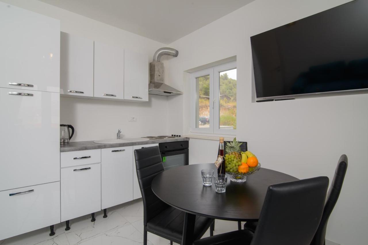 טרוגיר Apartments Pelja מראה חיצוני תמונה