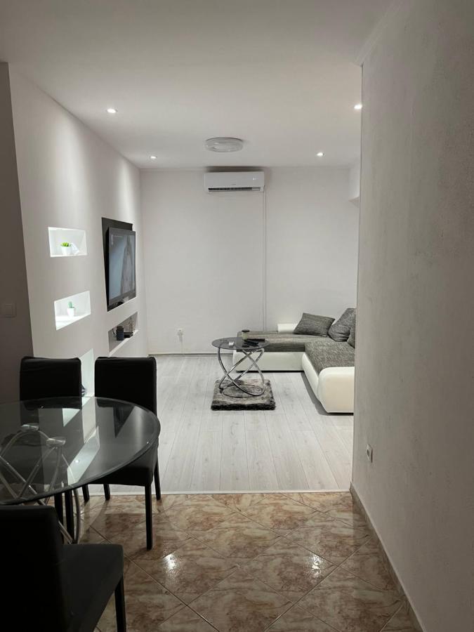 טרוגיר Apartments Pelja מראה חיצוני תמונה