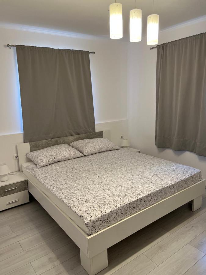 טרוגיר Apartments Pelja מראה חיצוני תמונה