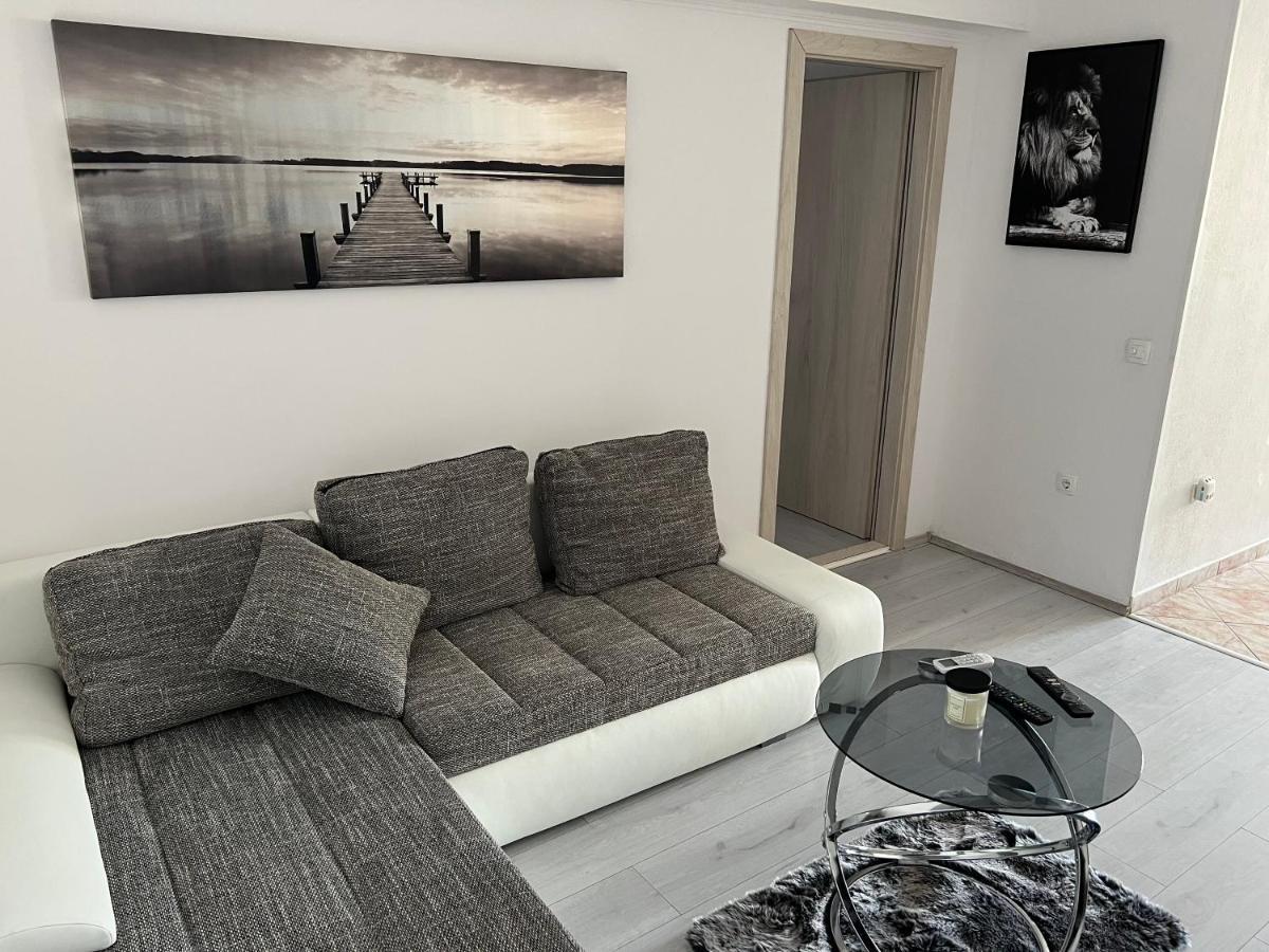 טרוגיר Apartments Pelja מראה חיצוני תמונה